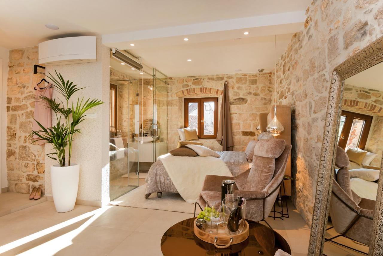 Luxury Studio Apartment Eminence Split In The Old Center Of Split On Pjaca Square Exterior photo