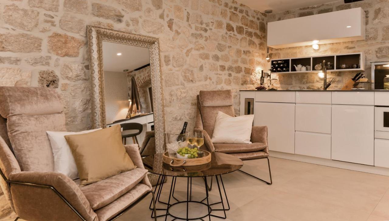 Luxury Studio Apartment Eminence Split In The Old Center Of Split On Pjaca Square Exterior photo