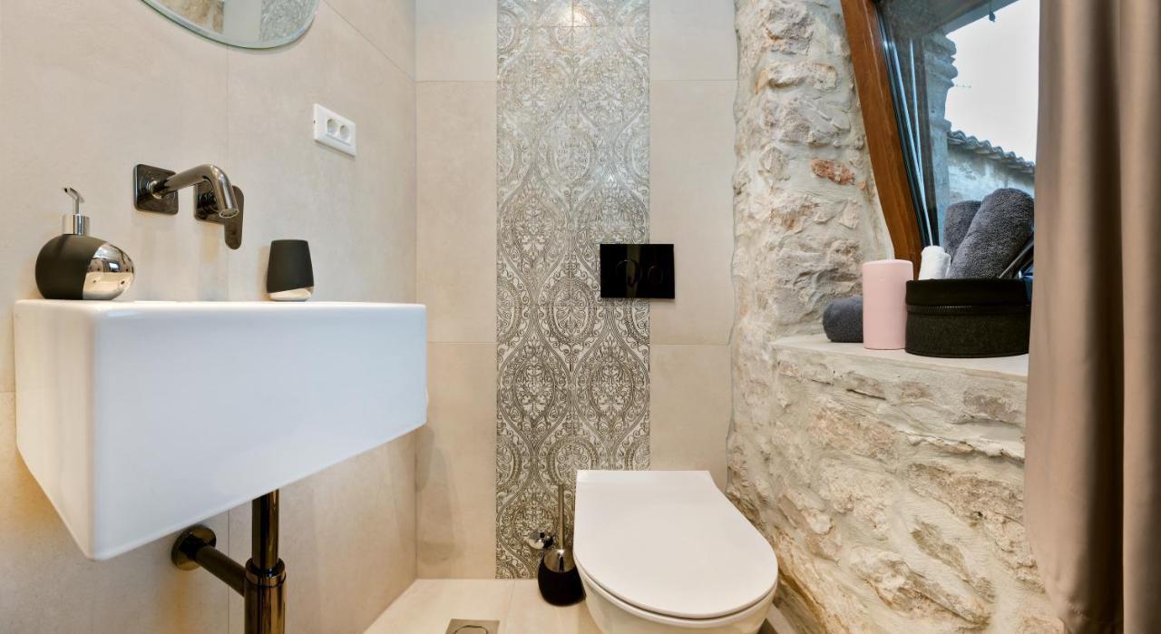 Luxury Studio Apartment Eminence Split In The Old Center Of Split On Pjaca Square Exterior photo